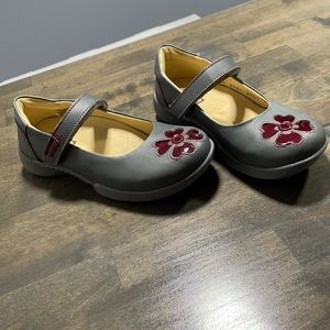 NWT Twig Wendy Gray Girls Size EUR 29 Shoes